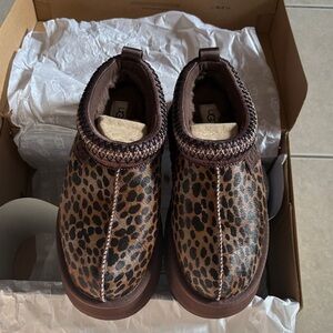 UGG Tazz Captain Slippers